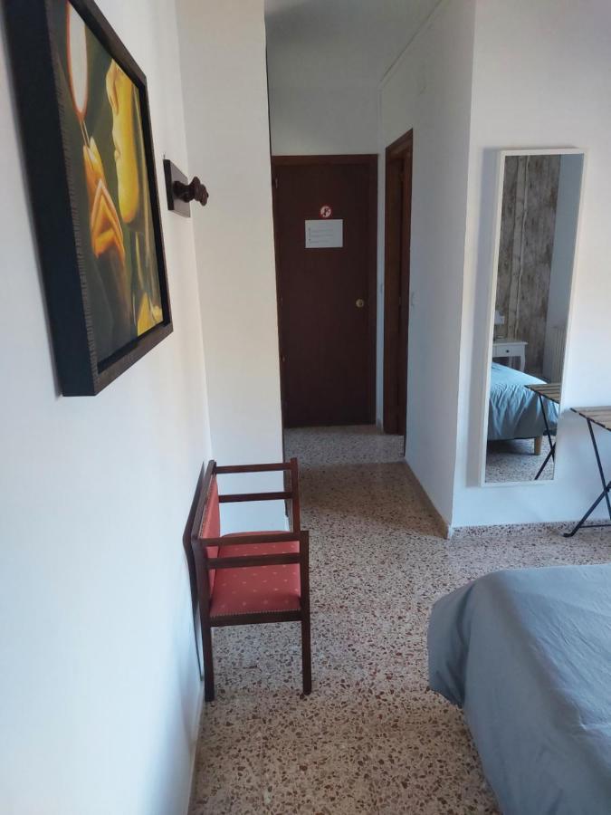 Hostal Braseria Tivissa Exterior foto