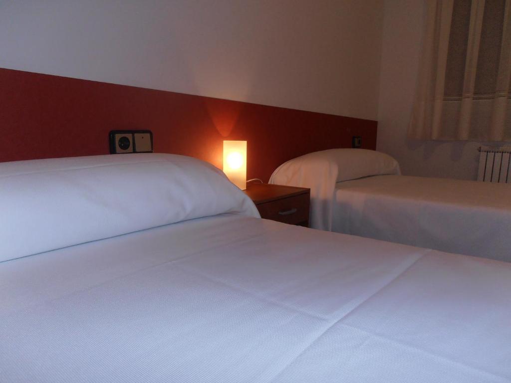 Hostal Braseria Tivissa Habitación foto