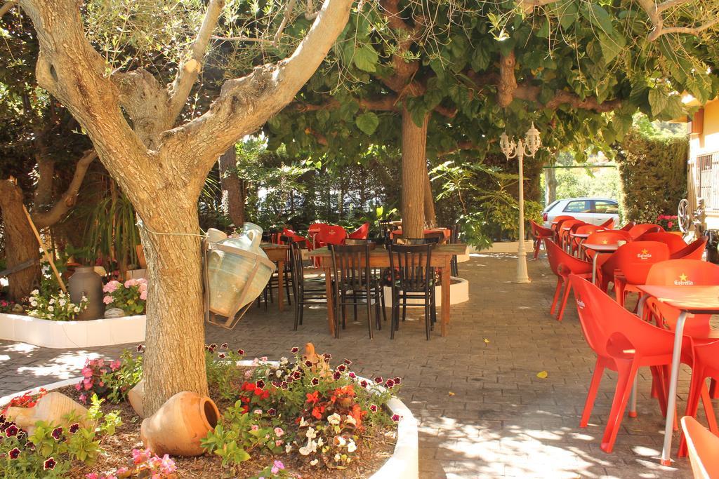 Hostal Braseria Tivissa Exterior foto
